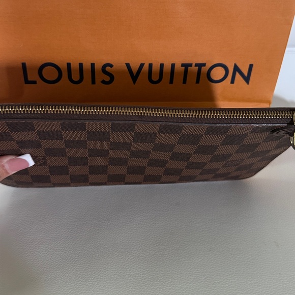 Louis Vuitton Damier Ebene Wristlet authentic - Picture 4 of 12
